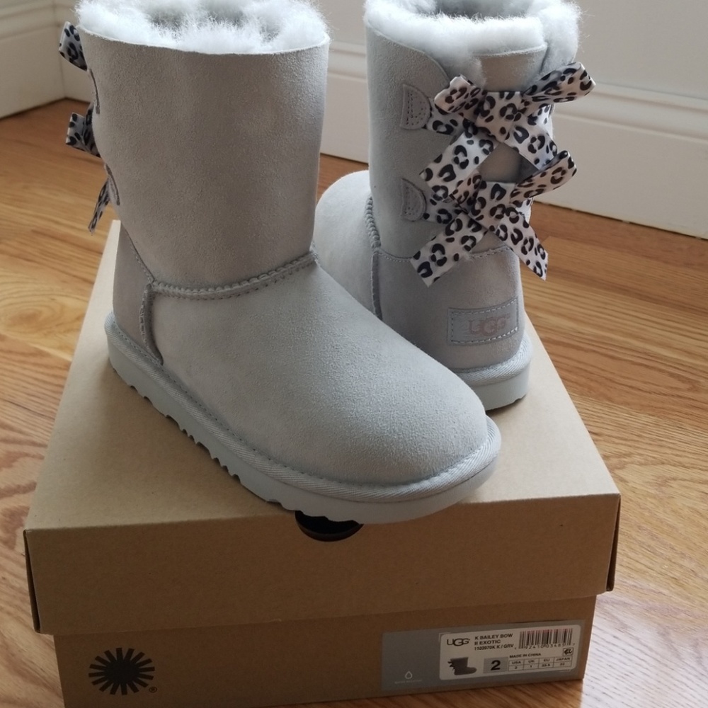 UGG, Bailey Bow II Boot, Exotic, Girls, Size 2 - Picture 4 of 7